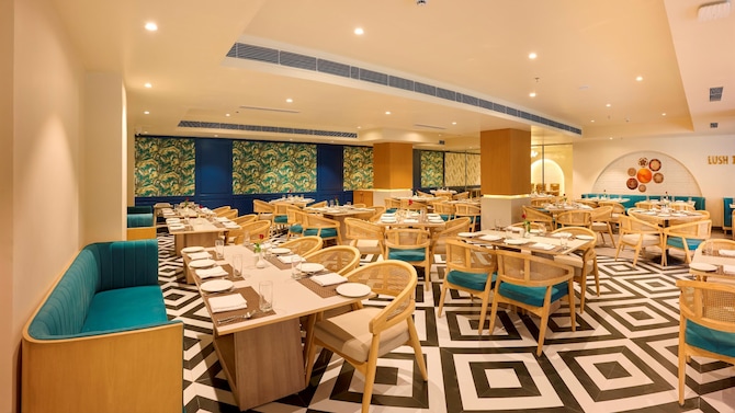 ABN SAROVAR PORTICO JIM CORBETT DHIKULI - Restaurant