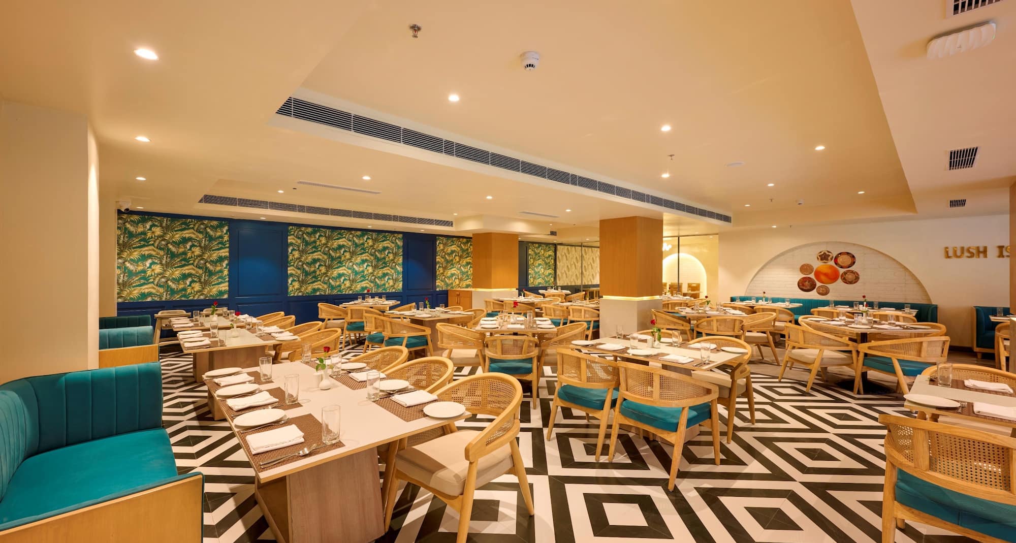 ABN SAROVAR PORTICO JIM CORBETT DHIKULI - Restaurante / Refeicoes
