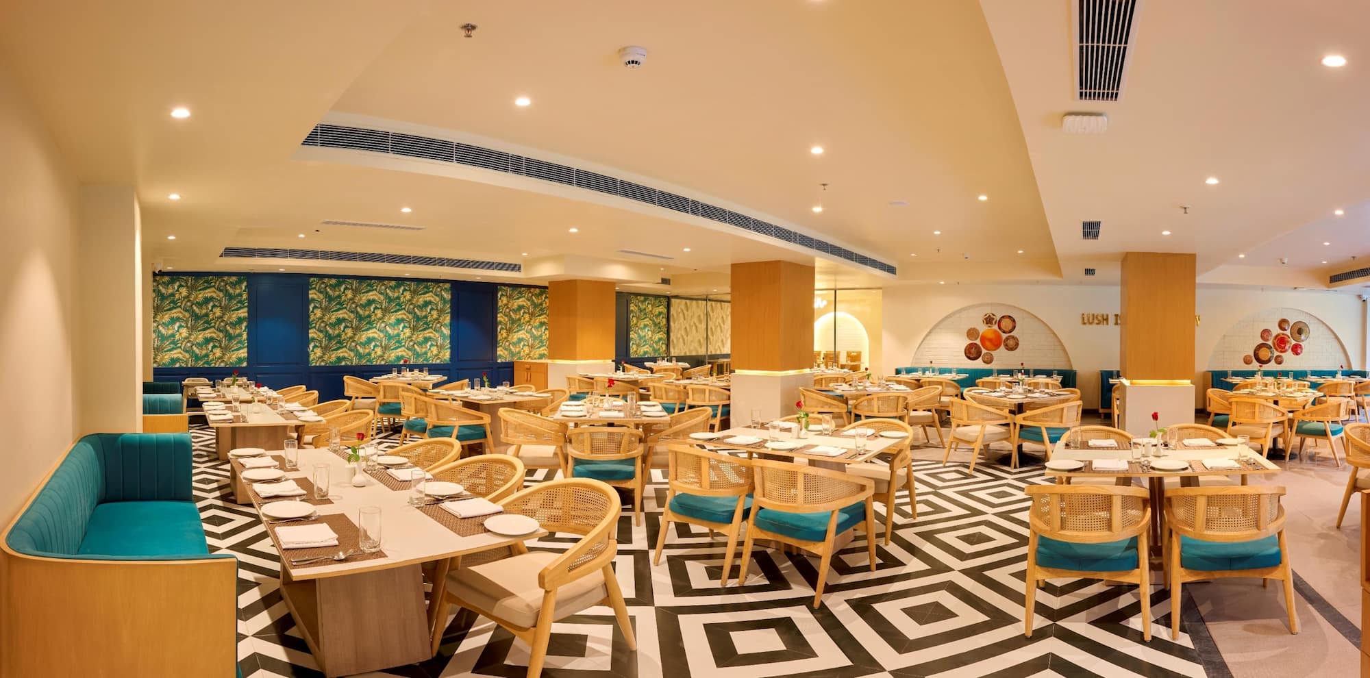 ABN SAROVAR PORTICO JIM CORBETT DHIKULI - Restaurante / Refeicoes