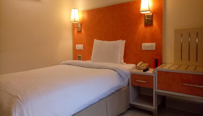 Aditya Hometel Hyderabad - Standard room