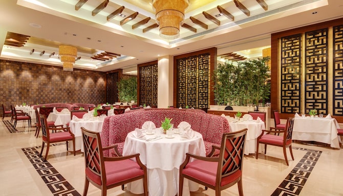 Balaji Sarovar Premiere Solapur - Restaurant