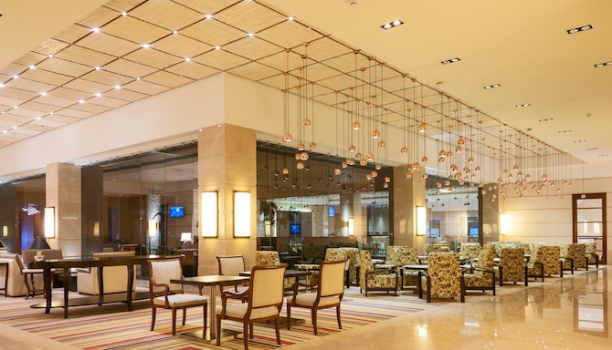 Balaji Sarovar Premiere Solapur - Restaurant