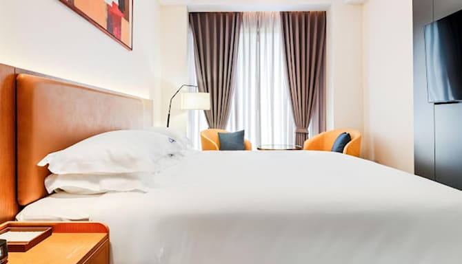 Bamus Sarovar Portico Kampala - Suite Bed Room