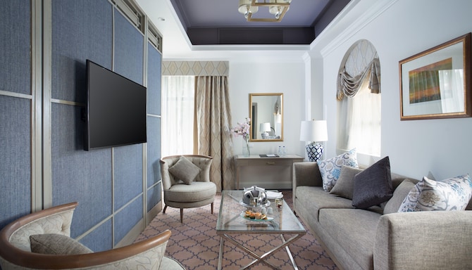 CONCORDE EL SALAM CAIRO BY ROYAL TULIP - New Eden Suite Bedroom Lounge
