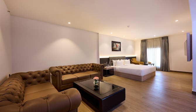DELITE SAROVAR PORTICO FARIDABAD - Delite Sarovar