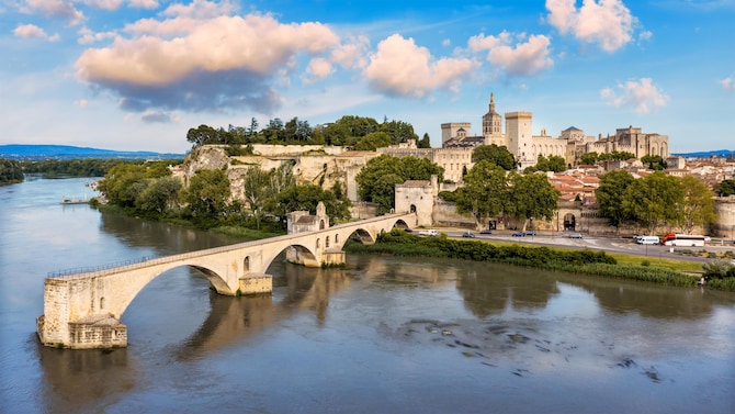 Destination Pages Louvre - Southern Europe and Mediterranean - Avignon