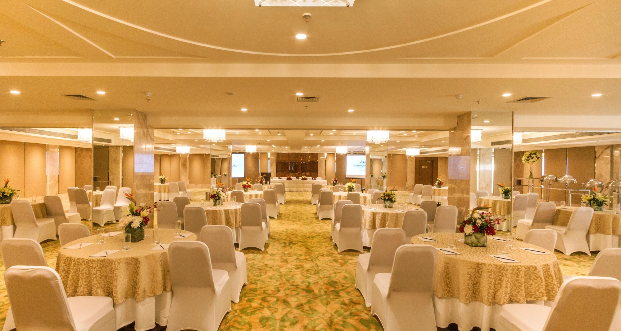 The Muse Sarovar Portico Kapashera New Delhi - crystal II c - Banquette