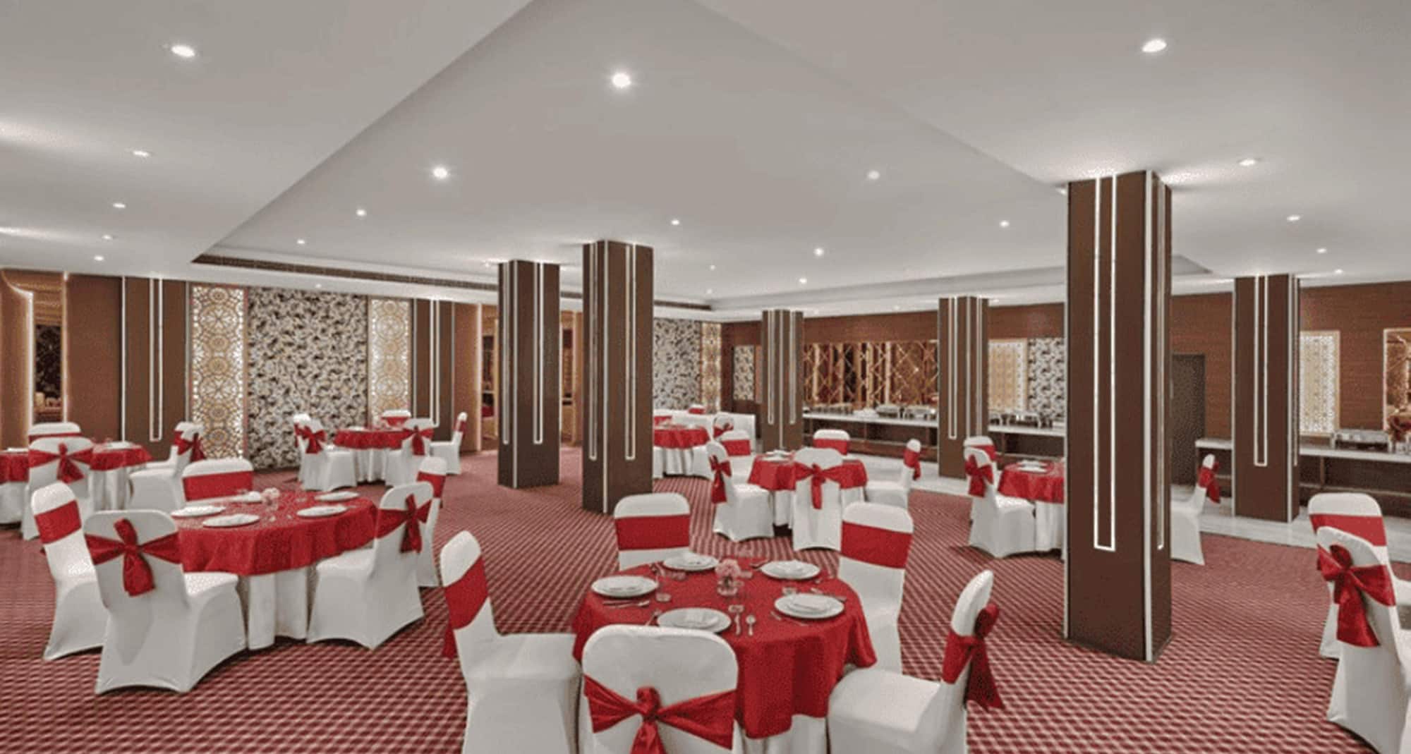 Deventure Sarovar Portico Patel Nagar New Delhi - BANQUET DEVENTURE SAROVAR PORTICO PATEL