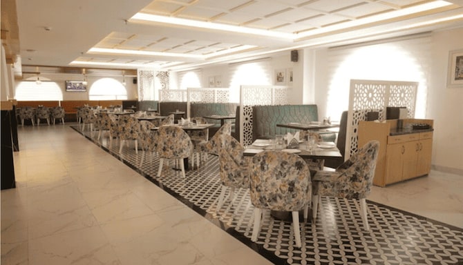 Deventure Sarovar Portico Patel Nagar New Delhi - RESTAURANT DEVENTURE SAROVAR PORTICO PATEL