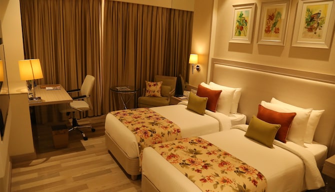 Efcee Sarovar Portico Bhavnagar - Deluxe Twin