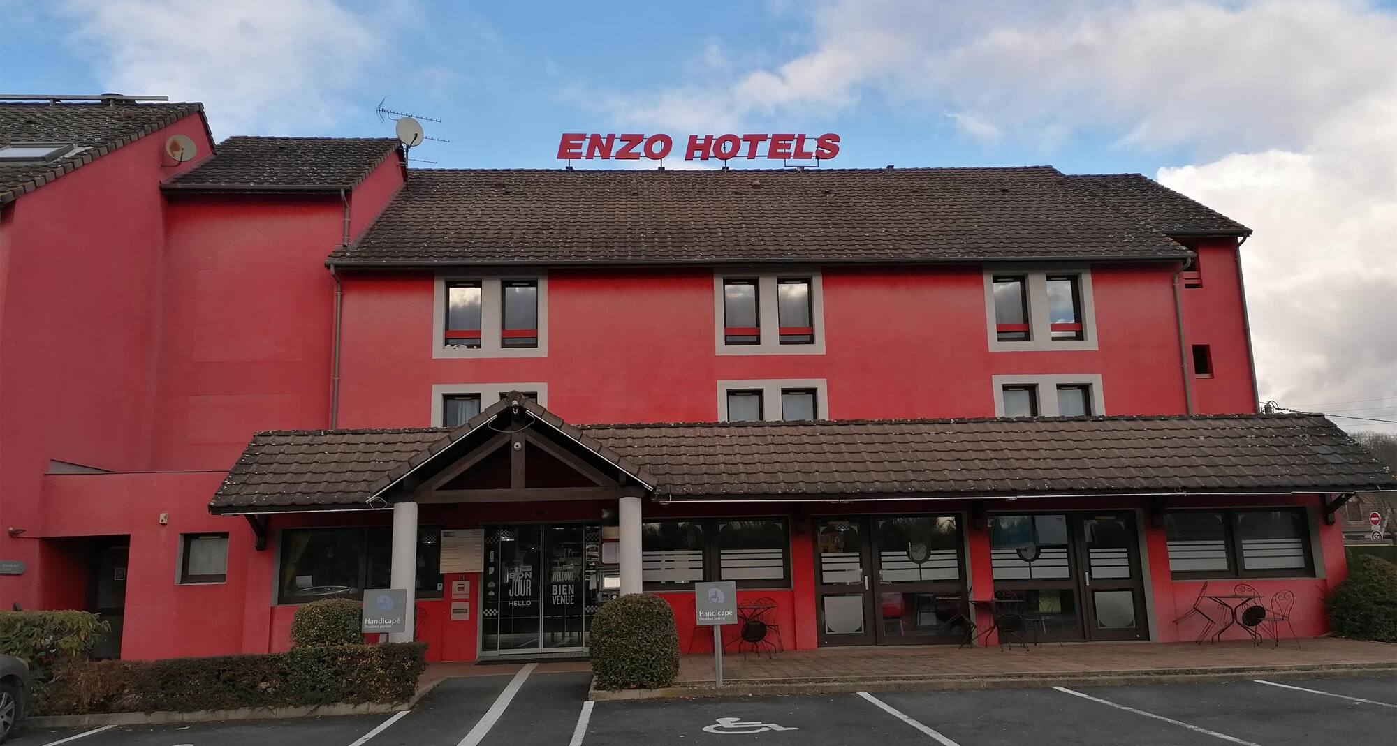 KYRIAD Design ENZO VIERZON - Front view hotel
