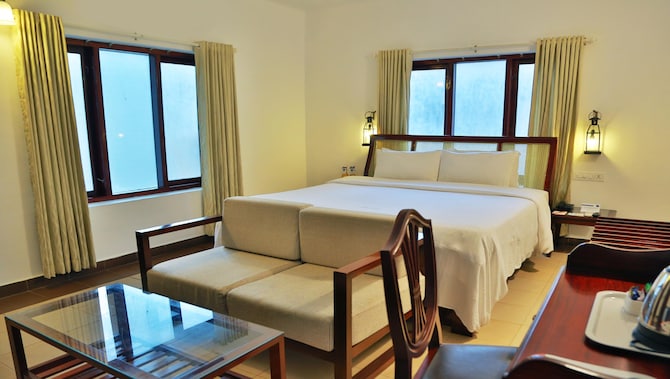 Estuary Sarovar Portico Poovar - Garden View Room