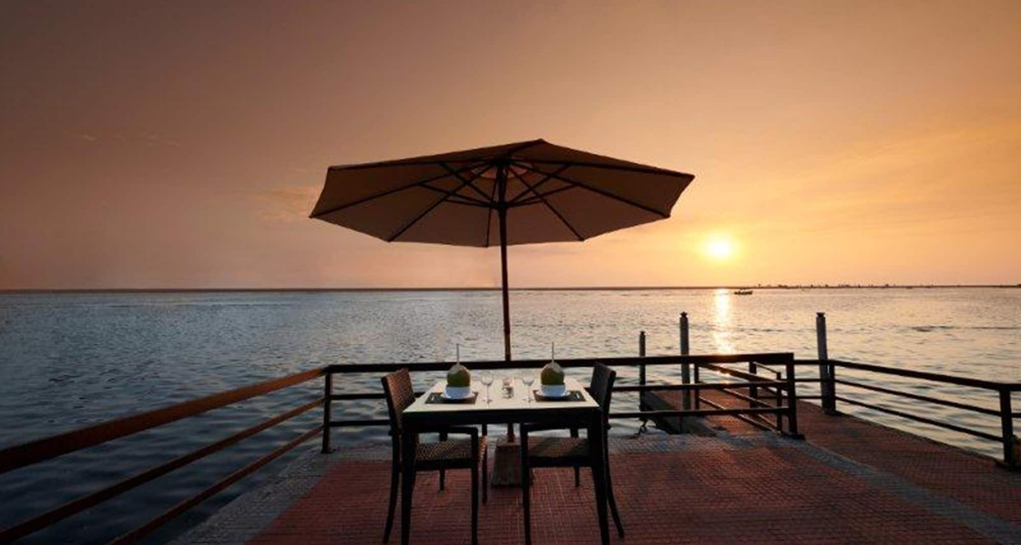 Estuary Sarovar Portico Poovar - View
