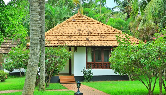 Estuary Sarovar Portico Poovar - Garden Cottage