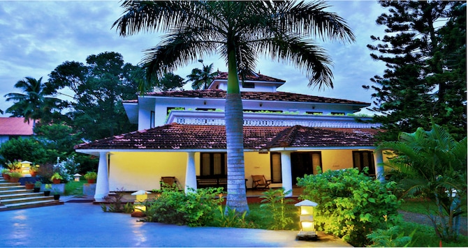 Estuary Sarovar Portico Poovar - Leisure Villa