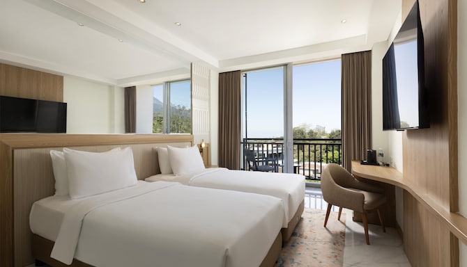 Golden Hill By Golden Tulip - Deluxe Twin Balcony