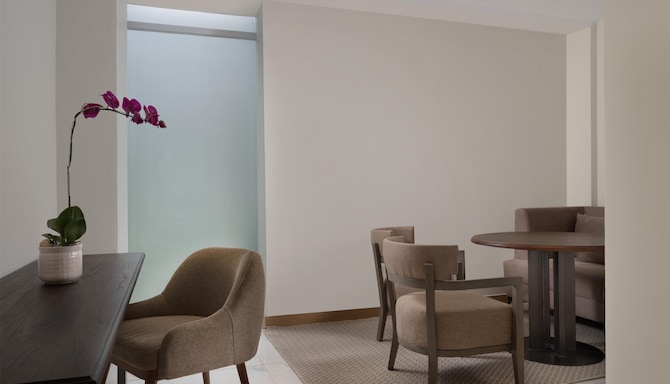 Golden Hill By Golden Tulip - Junior Suite Living Room