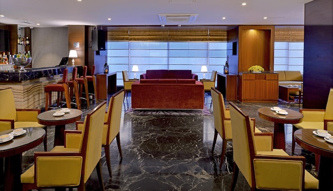 Golden Sarovar Portico Amritsar - Chill Bar