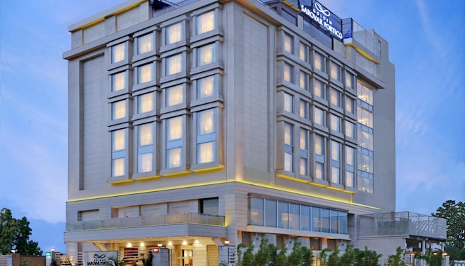 Golden Sarovar Portico Amritsar - Hotel Facade