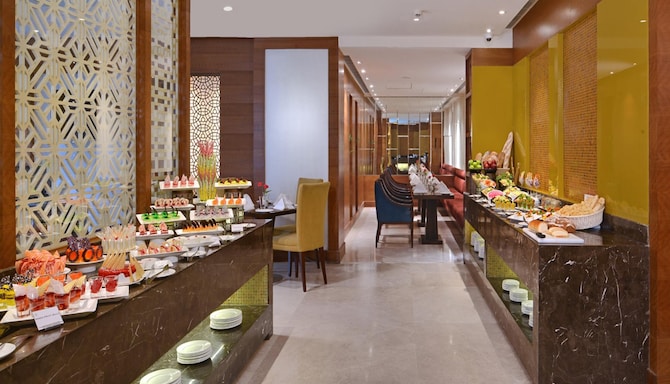 Golden Sarovar Portico Amritsar - Flavours Restaurant