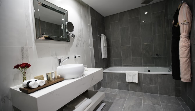 Golden Tulip Achrafieh - Royal Tulip Achrafieh Hotel Executive Room