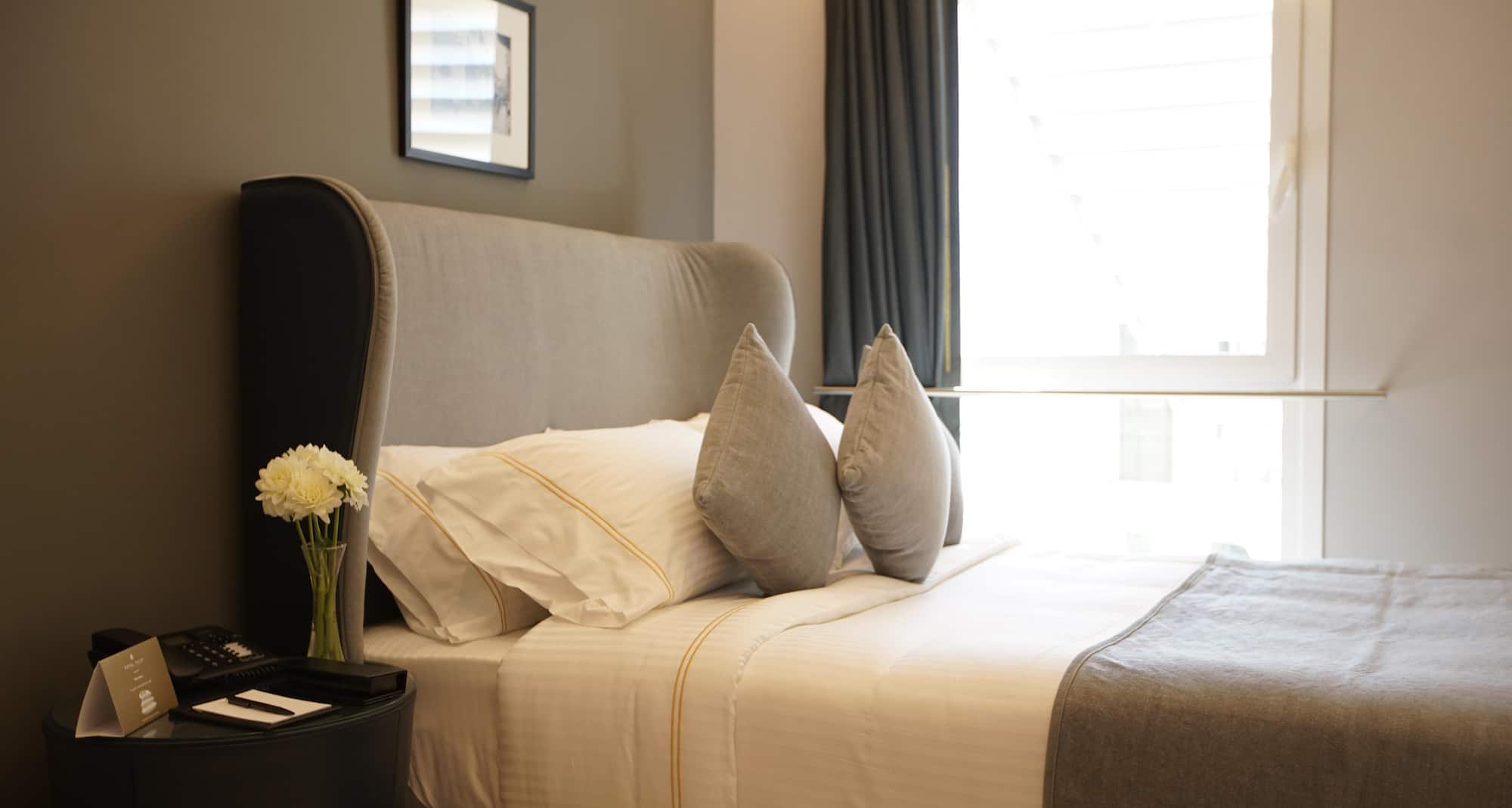 Golden Tulip Achrafieh - Royal Tulip Achrafieh Hotel Standard Room