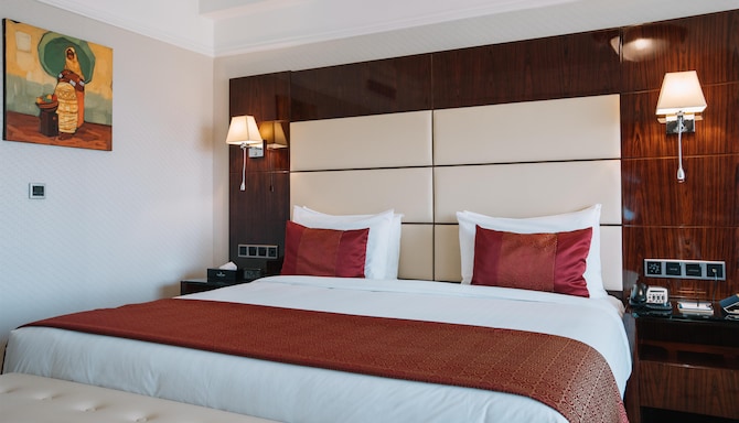 Golden Tulip Addis Ababa - GOLDEN TULIP ROOM BY ARON SIMENH