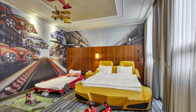 Golden Tulip Aesthetic Hotel Miaoli - parent child room racing