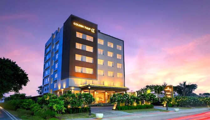GOLDEN TULIP AGRA - Facade