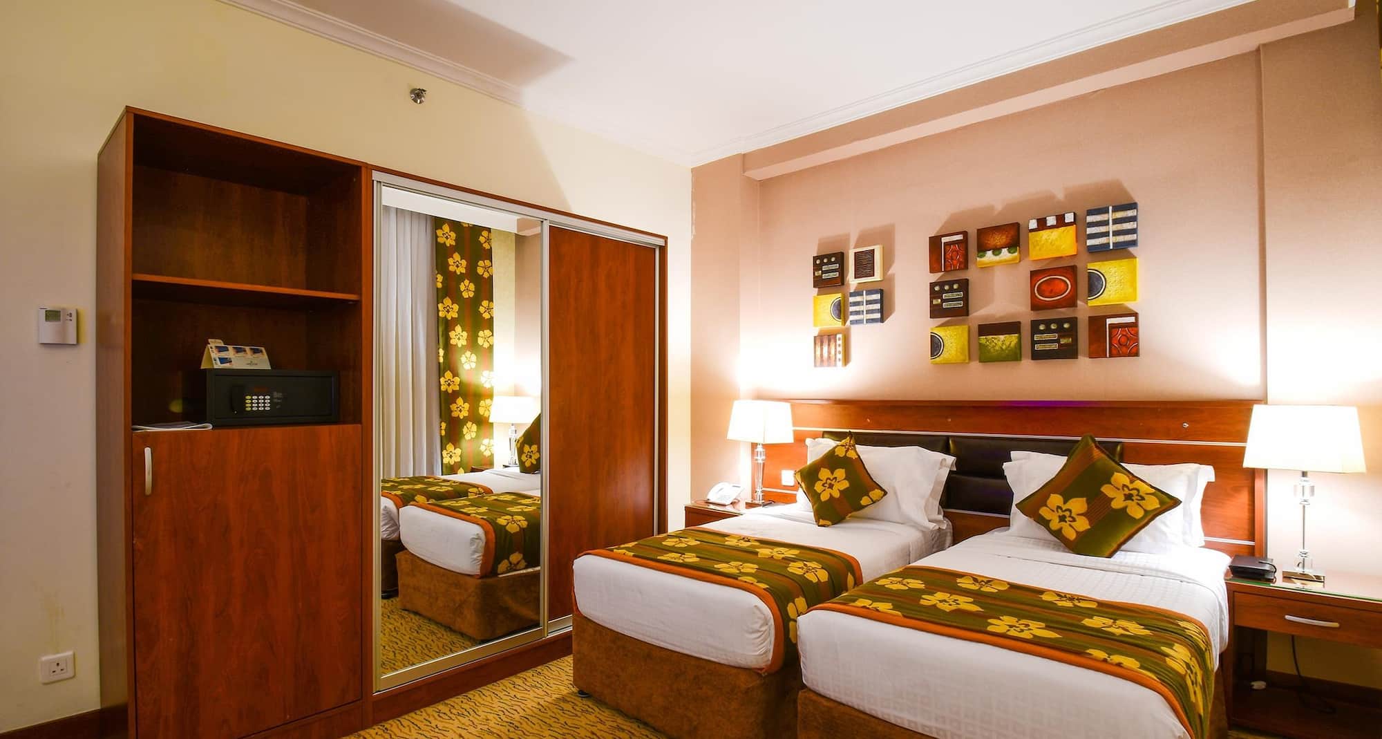 GOLDEN TULIP AL ANSAR - Twin Bed