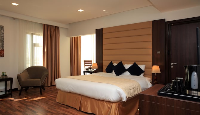 Golden Tulip Al Khobar Suites - Standard Room