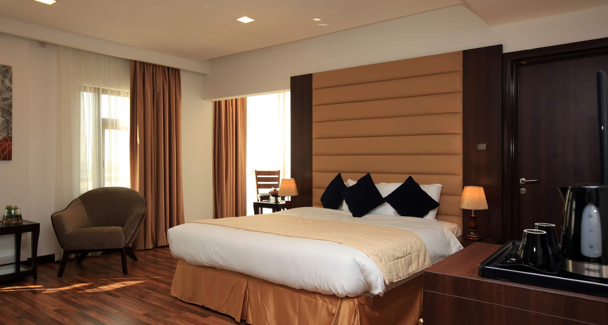 Golden Tulip Al Khobar Suites - Standard Room