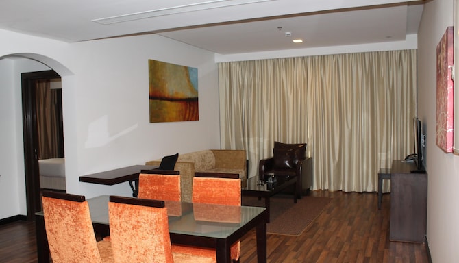 Golden Tulip Al Khobar Suites - Ambassador Suite- Sitting Area