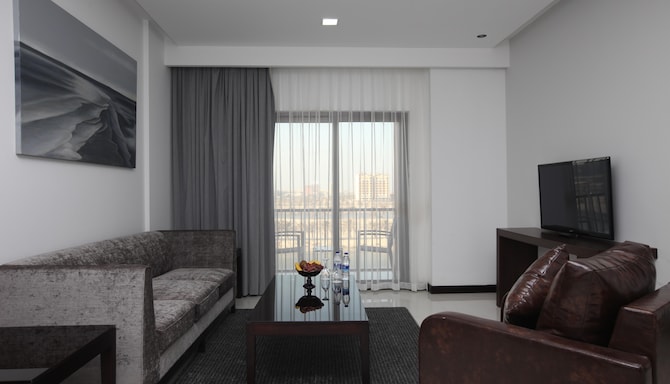 Golden Tulip Al Khobar Suites - جناح