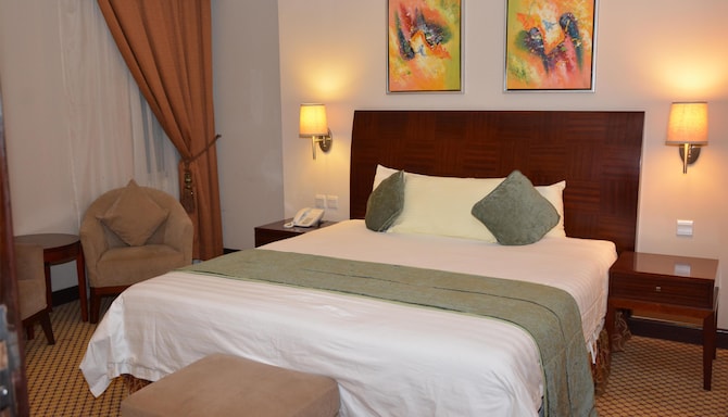 Golden Tulip Al Khobar - Guest room