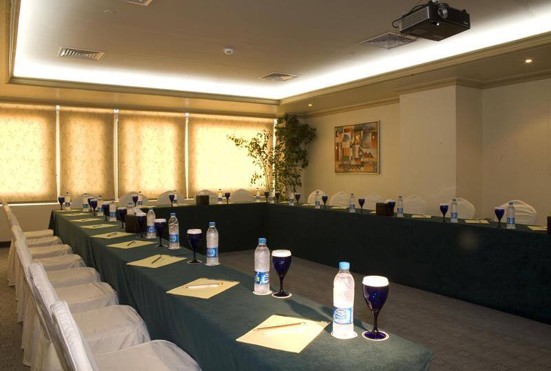 Golden Tulip Al Khobar - Meeting Room