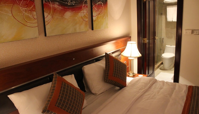 Golden Tulip Al Shakreen - IMG