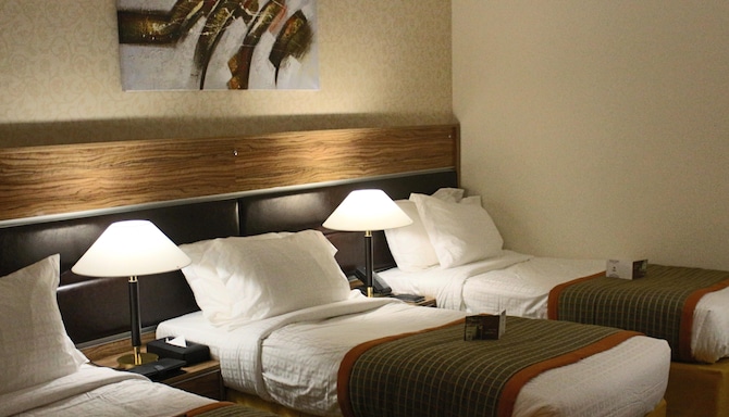 Golden Tulip Al Shakreen - IMG