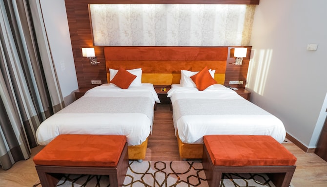 Golden Tulip Alexandre Constantine - Golden Tulip