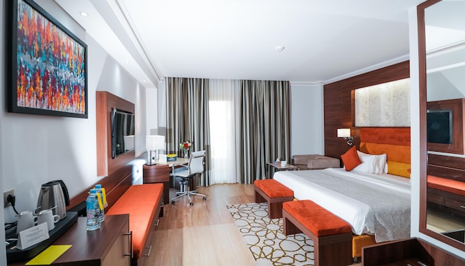 Golden Tulip Alexandre Constantine - Golden Tulip