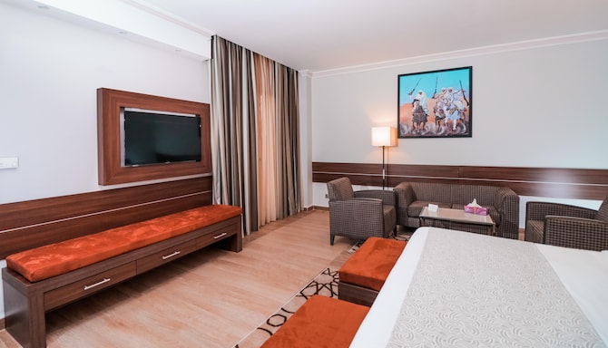 Golden Tulip Alexandre Constantine - Golden Tulip