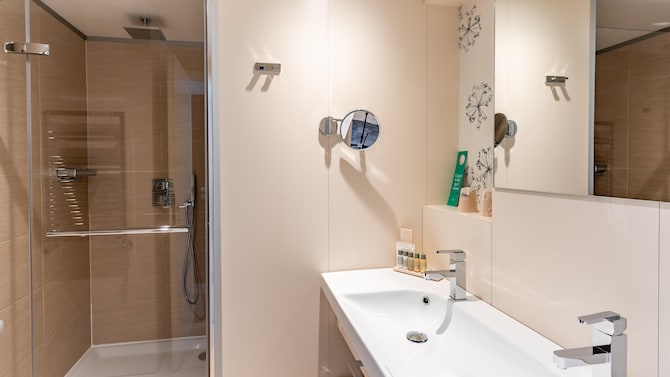 Golden Tulip Amnéville - Hotel Spa & Casino - SALLE DE BAIN triple