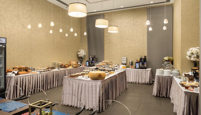 Golden Tulip Ana Dome - Breakfast Area