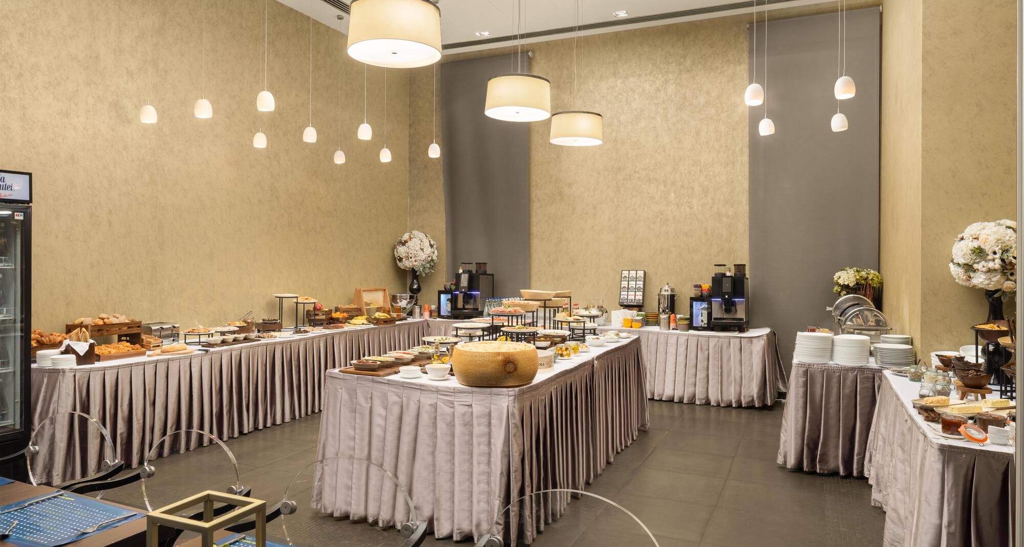 Golden Tulip Ana Dome - Breakfast Area