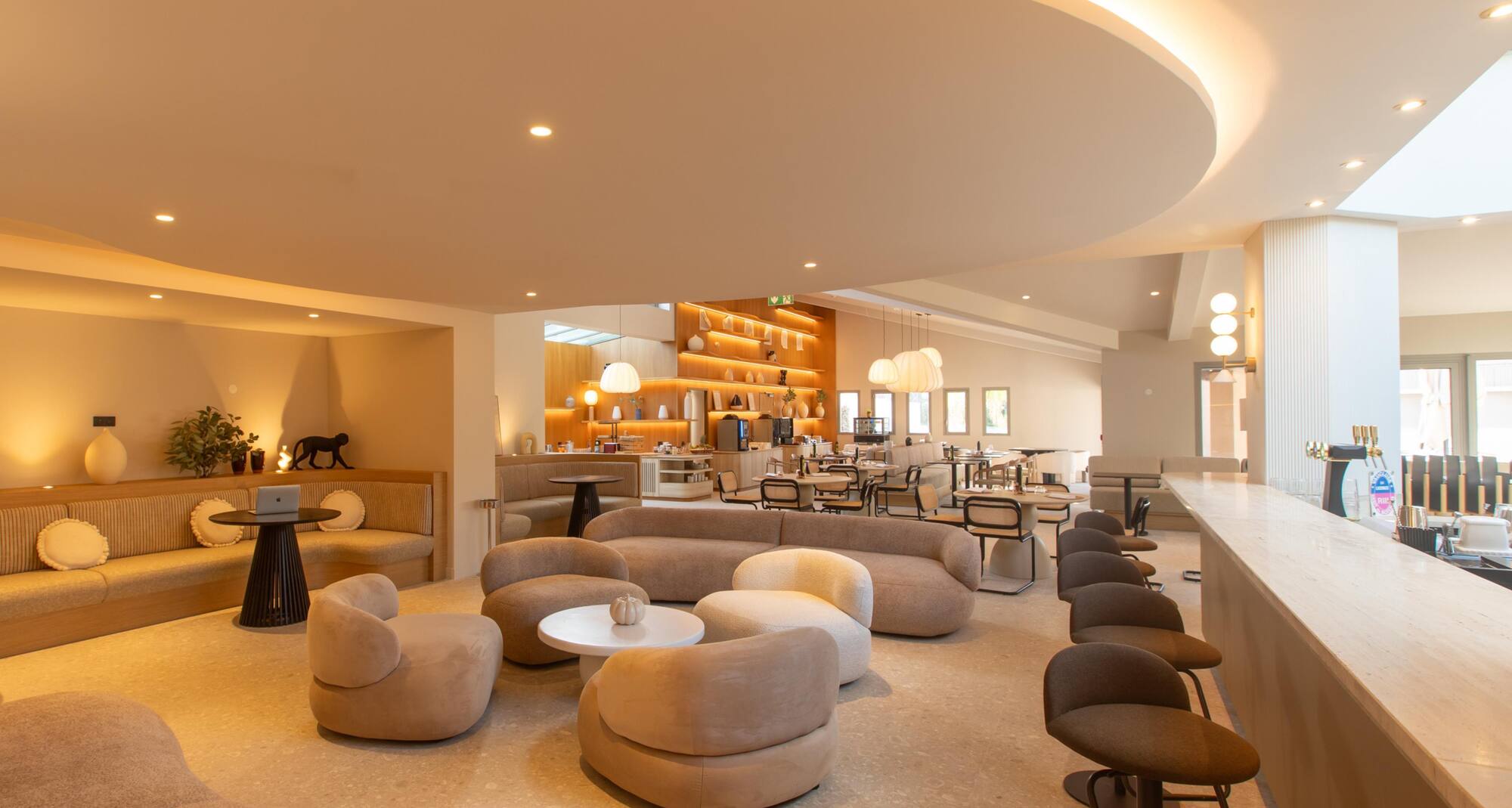 GOLDEN TULIP AVIGNON LE PARADOU - Bar / Lounge