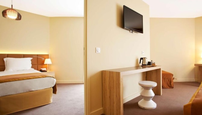 GOLDEN TULIP AVIGNON LE PARADOU - Golden Tulip Avignon Family Room