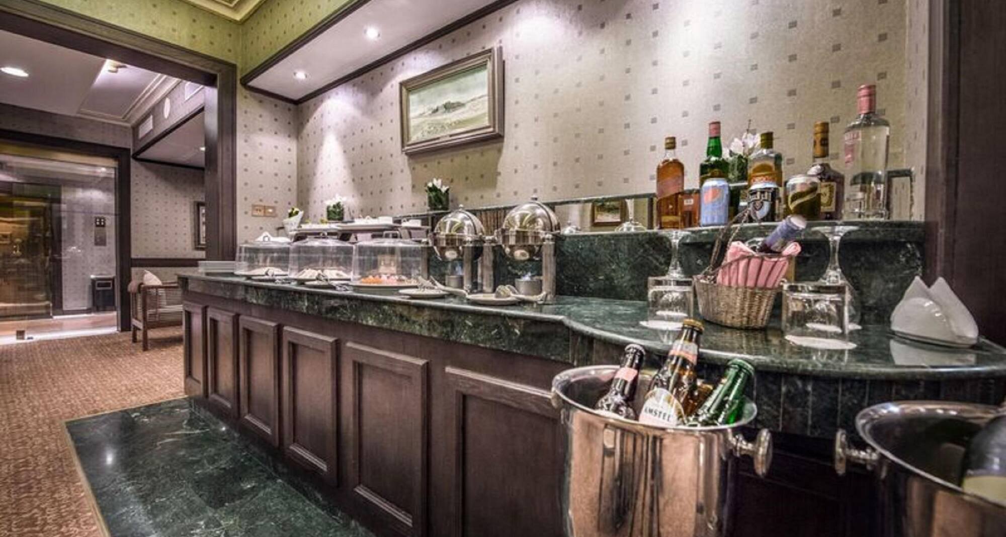 Golden Tulip Bahrain - Executive Lounge / Business Centre