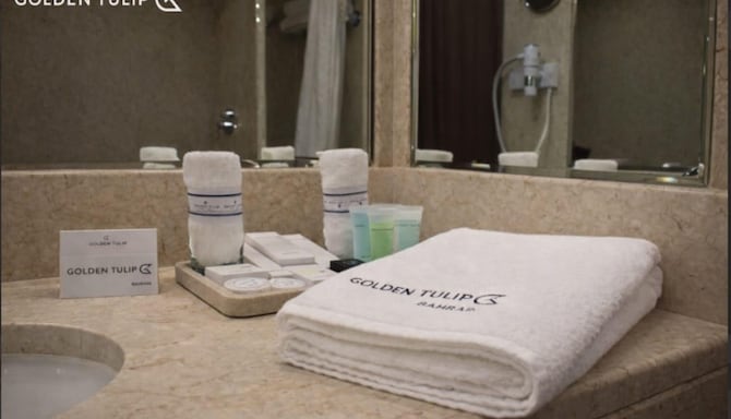 Golden Tulip Bahrain - غرفة ضيوف