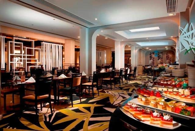 Golden Tulip Bahrain - مطعم
