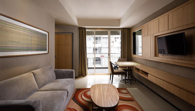 GOLDEN TULIP BALIKPAPAN HOTEL & SUITES - Junior Suite Room